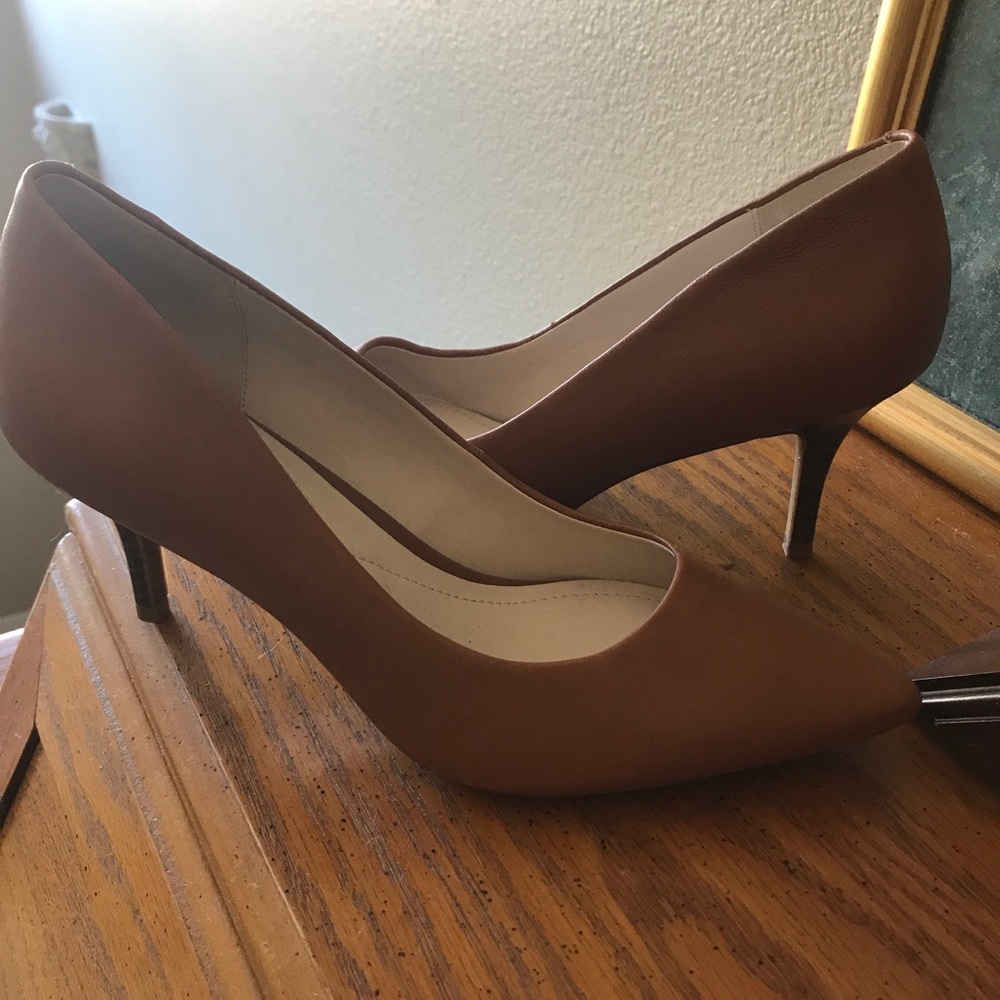 Never worn chic heels